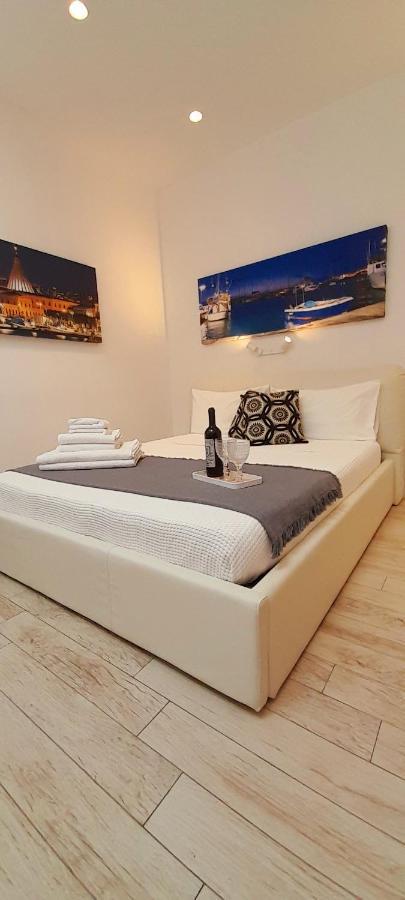 Barbara Classy Apartment 101 Syracuse ภายนอก รูปภาพ
