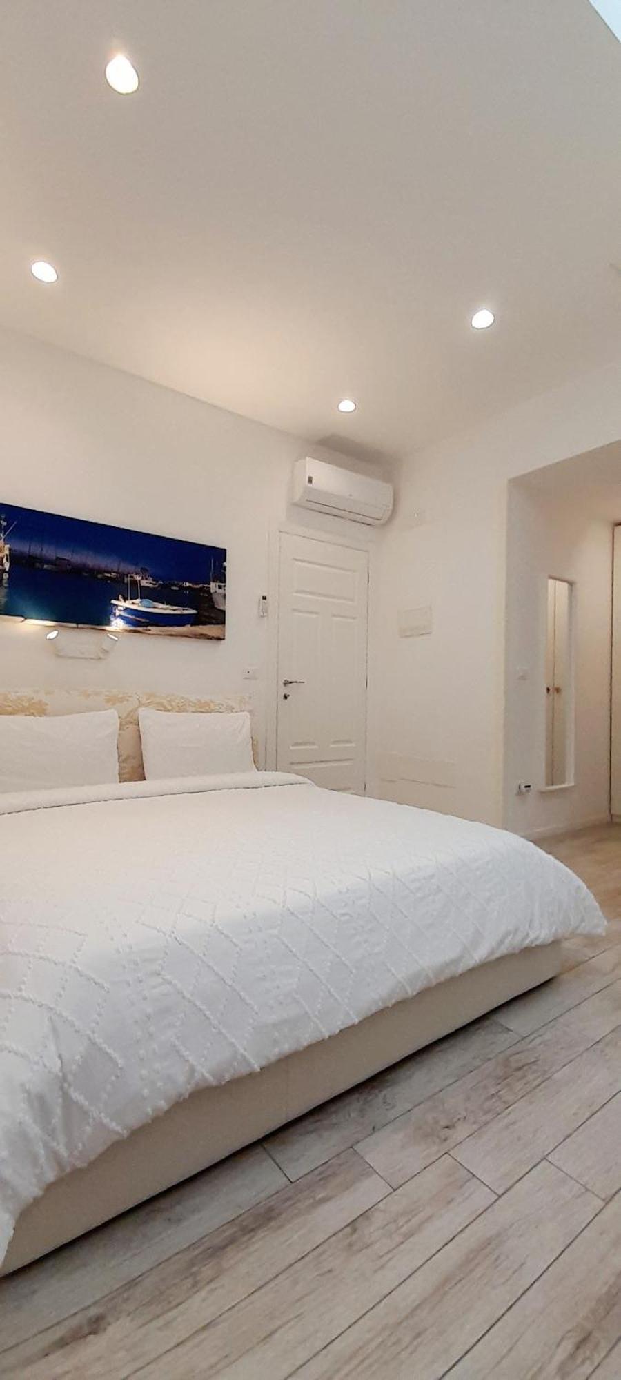 Barbara Classy Apartment 101 Syracuse ภายนอก รูปภาพ