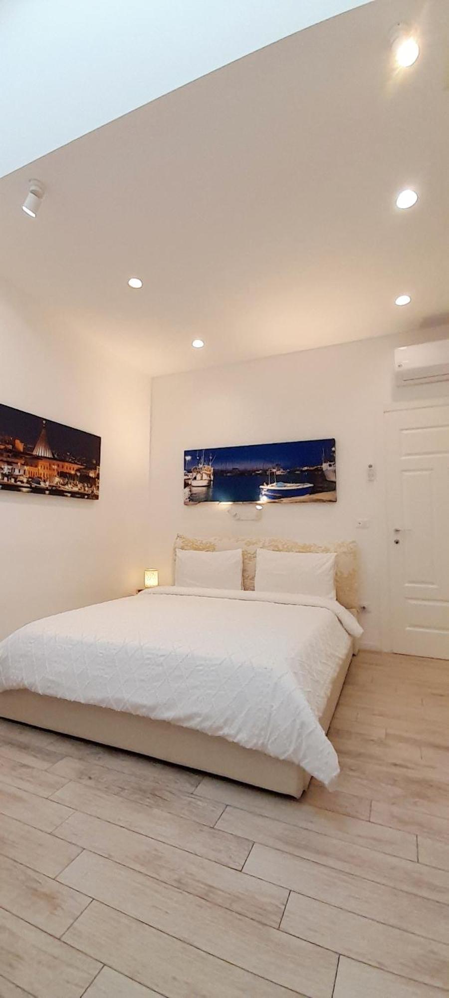 Barbara Classy Apartment 101 Syracuse ภายนอก รูปภาพ